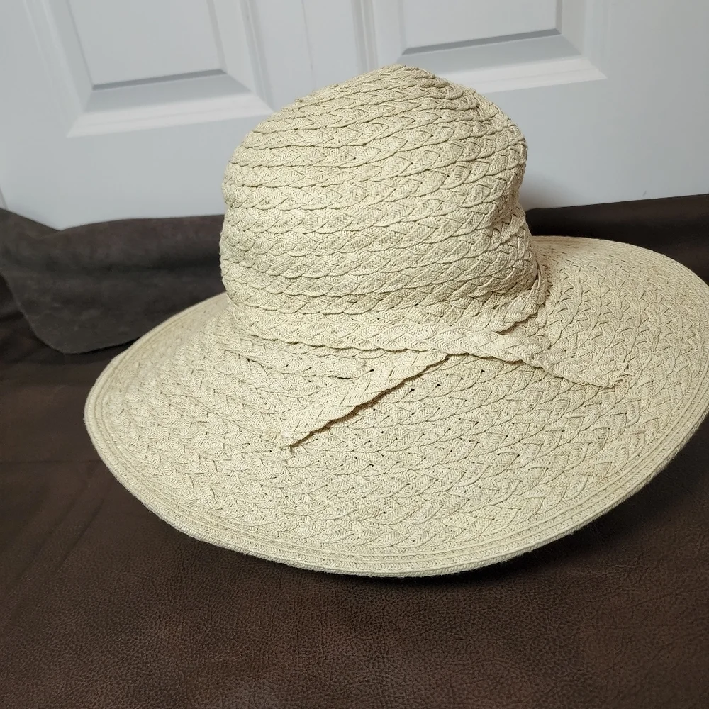 Cappelli Tan Straw braided wide brim sun hat OSFM